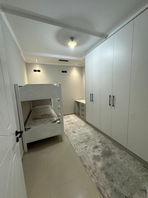 Appartamento 2+1 in affitto in Via Besa vicino a Siri Kodres