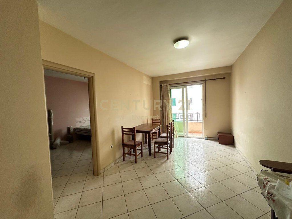 Apartament 1+1 ME QIRA NE 5 MAJ