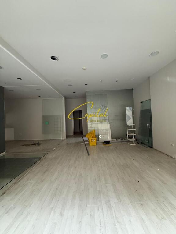 DYQAN ME QIRA 87 M2 KOPSHTI ZOOLOGJIK 1.300 EURO