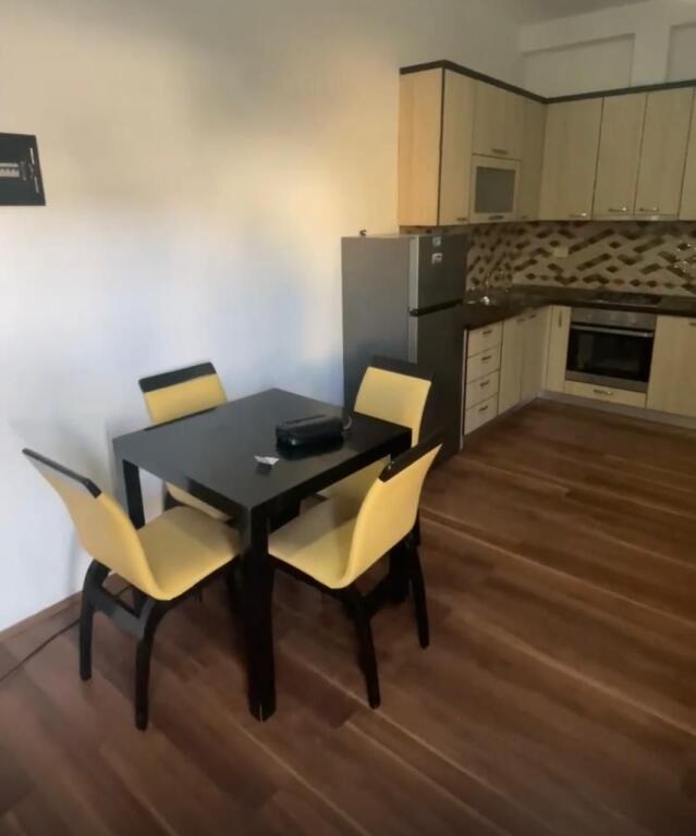 apartament 1+1 me qira tek Liqeni i Thate.