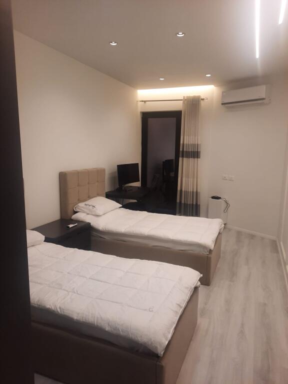 In affitto Appartamento 2+1+2 Complesso Arlis (via Dibra)  750 Euro