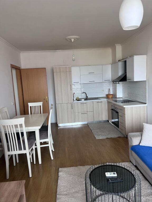 🏠JEPET ME QIRA APARTAMENT 1+1📍MBIKALIMI I KOMUNES-💶 50.000 LEKE/MUAJ-🏢KATI I 2, ME ASHENSOR