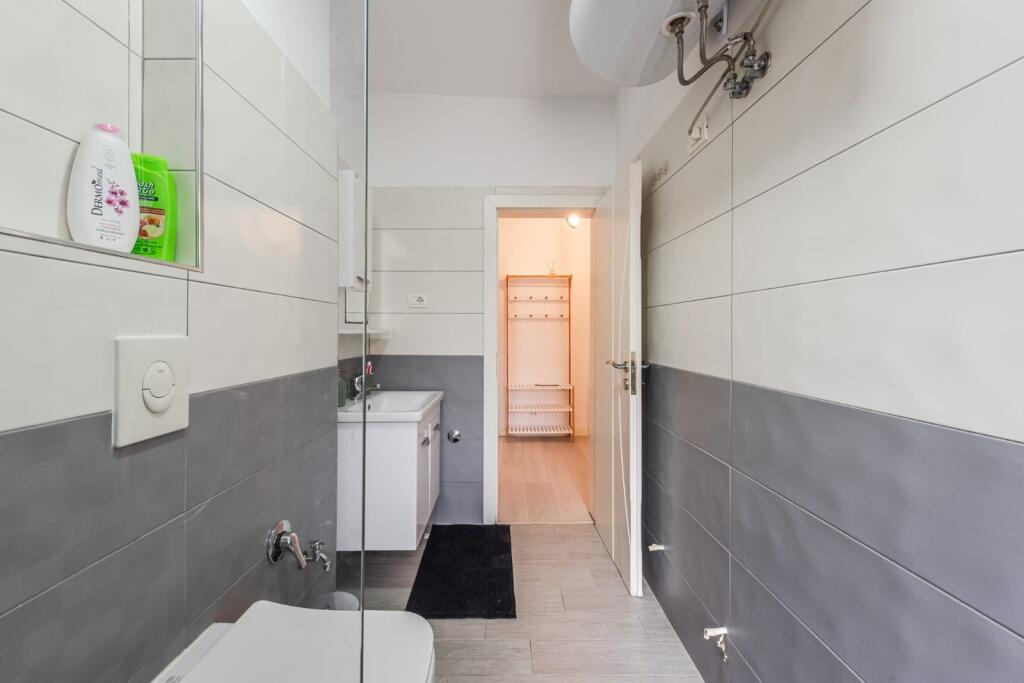 JEPET APARTAMENT 2+1 ME QIRA PAZARI I RI