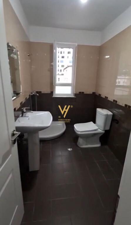 VENDESI APPARTAMENTO 1+1+BLK IN VIA KAVAJES 130.000 EURO