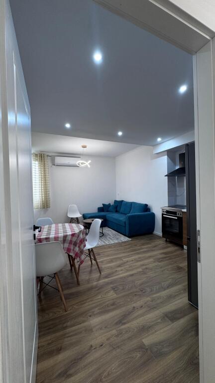 Apartament 2+1, Don Bosko!