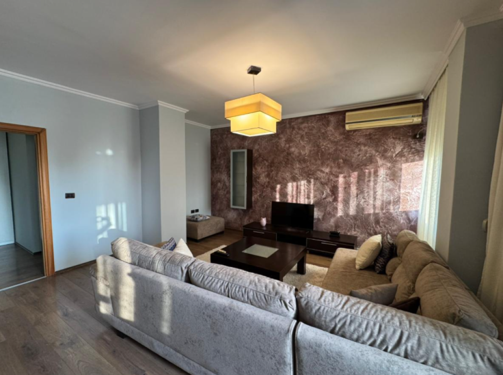 🏠 Apartment 2+1+2 for rent – Rruga e Dibrës  