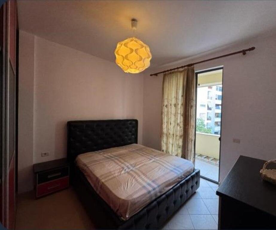 🏢Ne zonen e Yzberishtit,prane Pasticeri Nela 3, jepet me qera apartament ,2+1, i mobiluar 45,000Leke