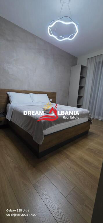 Jepet me qera Duplex dhe 2 post parkimi ne rrugen e Barrikadave prane Qendres ne Tirane (ID 42211370)