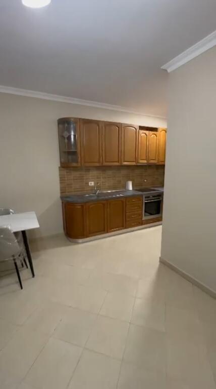 Jepet me qera apartament 2+1 ne Misto Mame