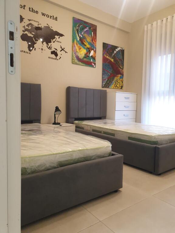 Affittasi appartamento 2+1+2 + veranda, a Kodra e Diellit