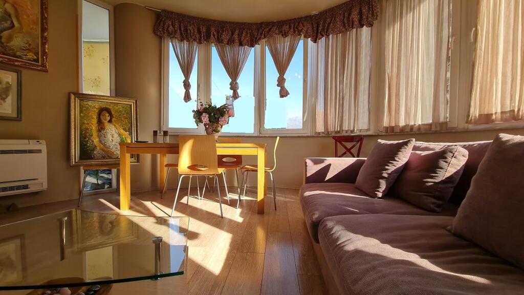 SHITET apartament 3+1 plot dritë tek HIPOTEKA e Tiranës