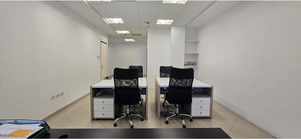 Jepet me qira ambient per zyra, Qender