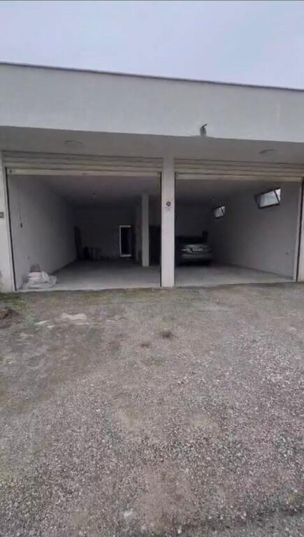 Jepet Magazine me qera ne Bathore Kamez