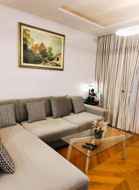 PREMIUM 1+1 APARTMENT FOR SALE IN THE HEART OF TIRANA NEAR THE NEW MARKET!