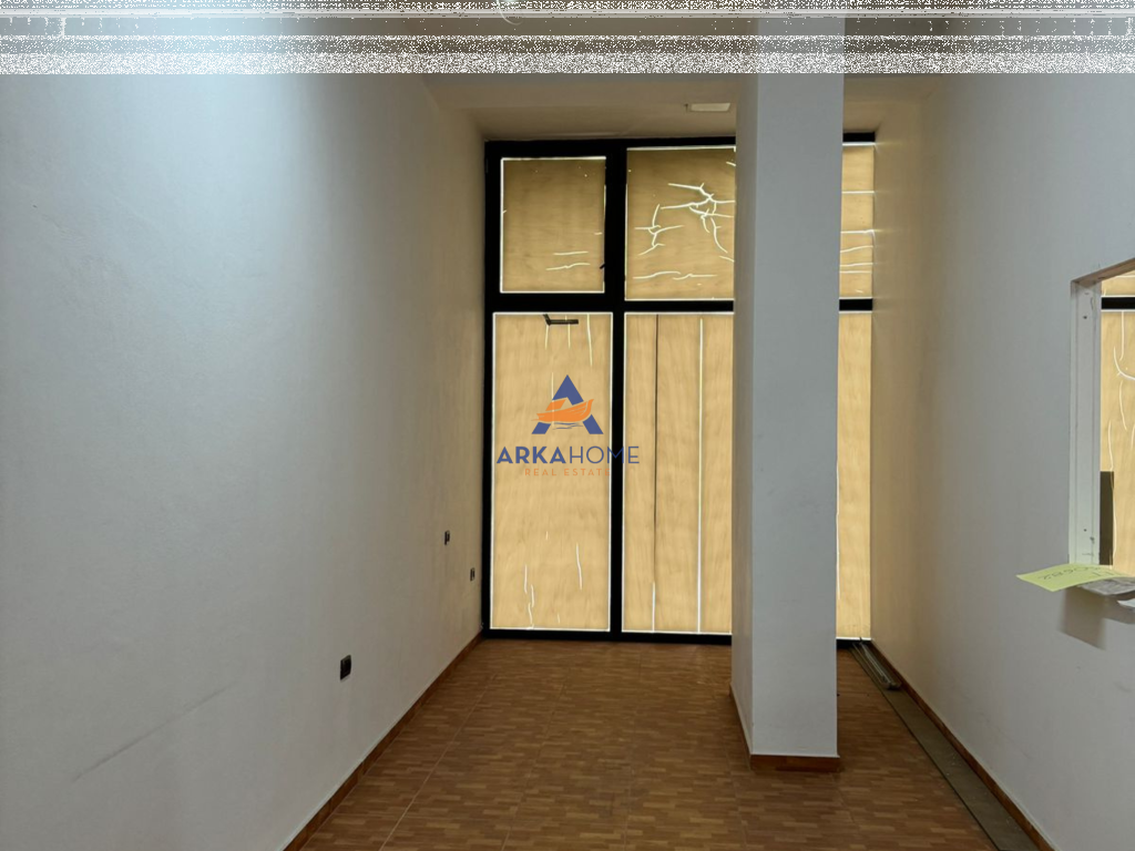 JEPET ME QERA AMBIENT BIZNESI 115M2 "TE RRUGA E DIBRES" 100.000 LEKE