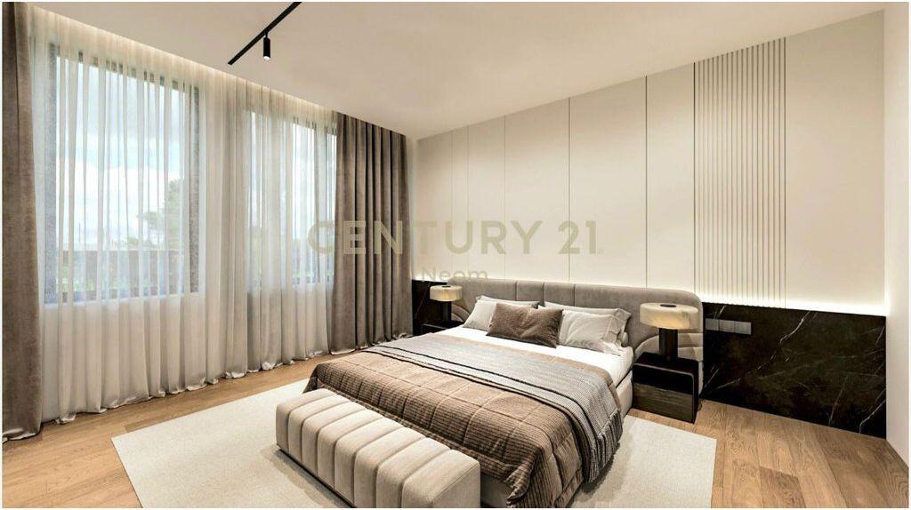 Appartamento 3+1+2 con Cortile Privato in Vendita – Lago Secco