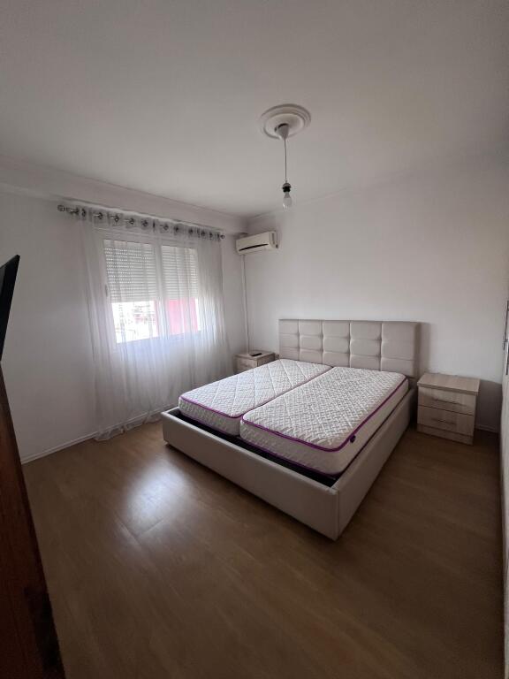 🏠JEPET ME QIRA APARTAMENT 1+1📍MBIKALIMI I KOMUNES-💶 50.000 LEKE/MUAJ-🏢KATI I 2, ME ASHENSOR