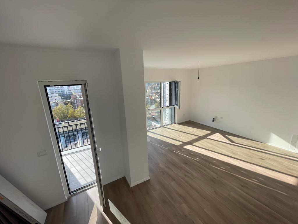 Shitet apartamant 1+1 te Emerald