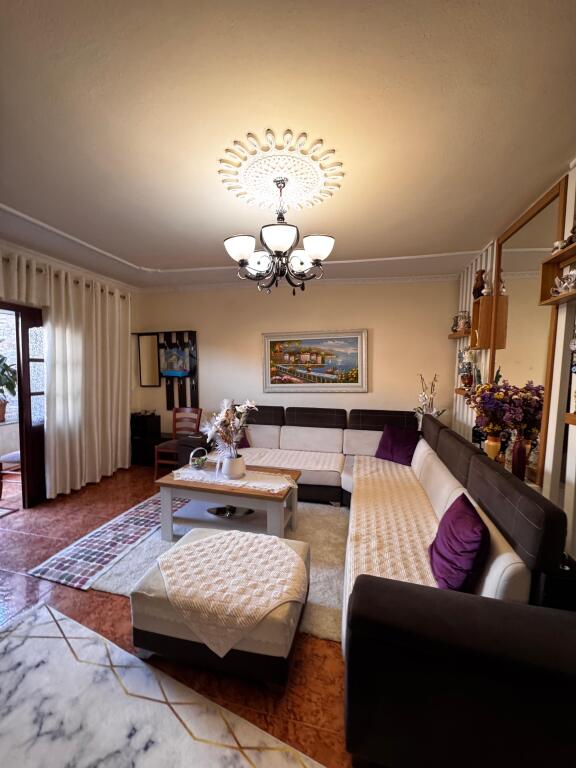 Shitet Vile 3-Kateshe-Kombinat