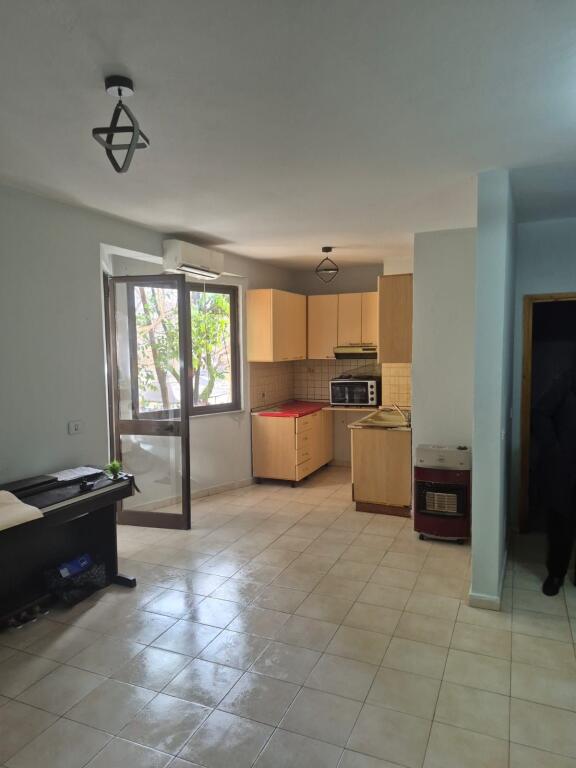 Apartament 1+ 1 me Qera Fusha e Aviacionit