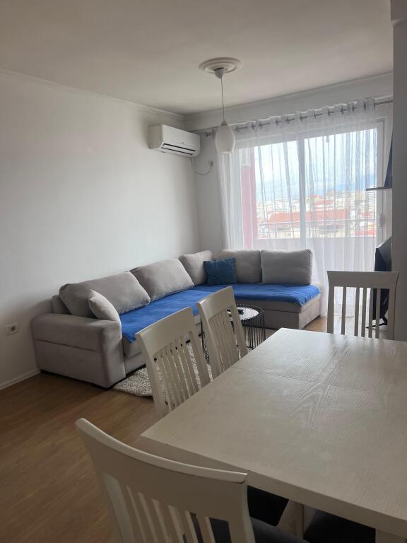 🏠JEPET ME QIRA APARTAMENT 1+1📍MBIKALIMI I KOMUNES-💶 50.000 LEKE/MUAJ-🏢KATI I 2, ME ASHENSOR