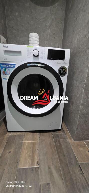 Jepet me qera Duplex dhe 2 post parkimi ne rrugen e Barrikadave prane Qendres ne Tirane (ID 42211370)