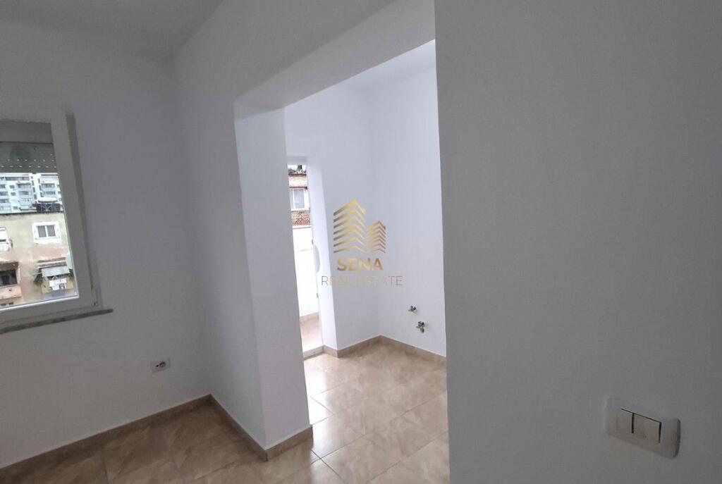 In vendita, Appartamento 1+1+BLK, 21 Dhjetori, 127,000 Euro