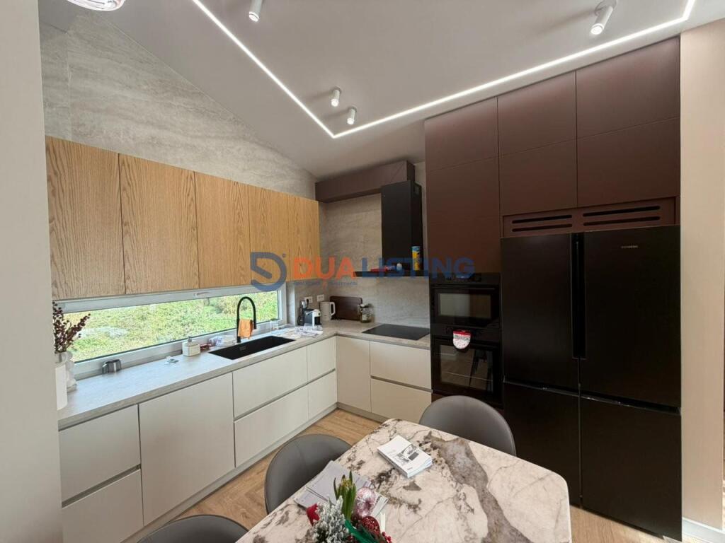 Super apartament/ kat vile per qira, Sauk