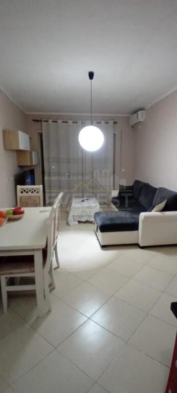 Apartament 1+1 per Qera tek Harry Fultz. Cmimi 60.000 Lek/muaj