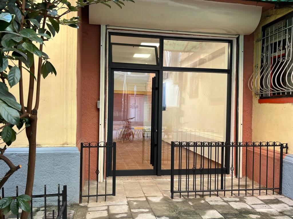 ZYRE ME QERA 30 M2 ETC 800 EURO