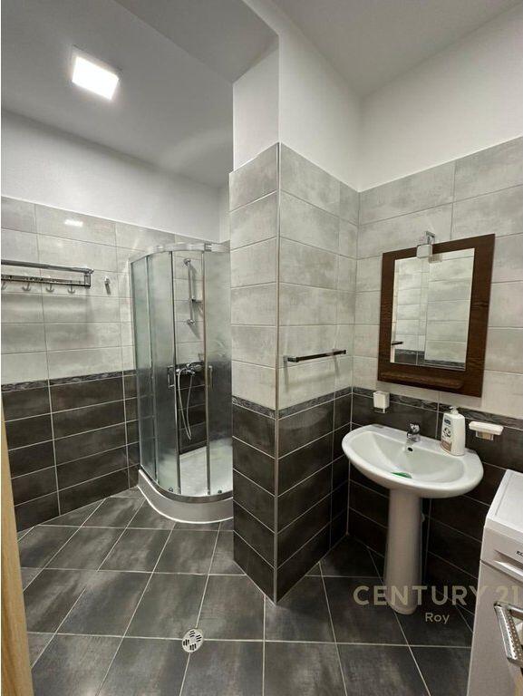 SHITET APARTAMENT 1+1 NE GOLEM 50 METRA NGA DETI!!