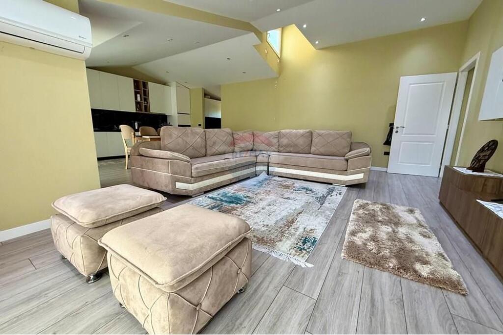 Ndërtesë - Për Shitje - Shkolla e Bashkuar, Tiranë(ID: 530291018-1024)