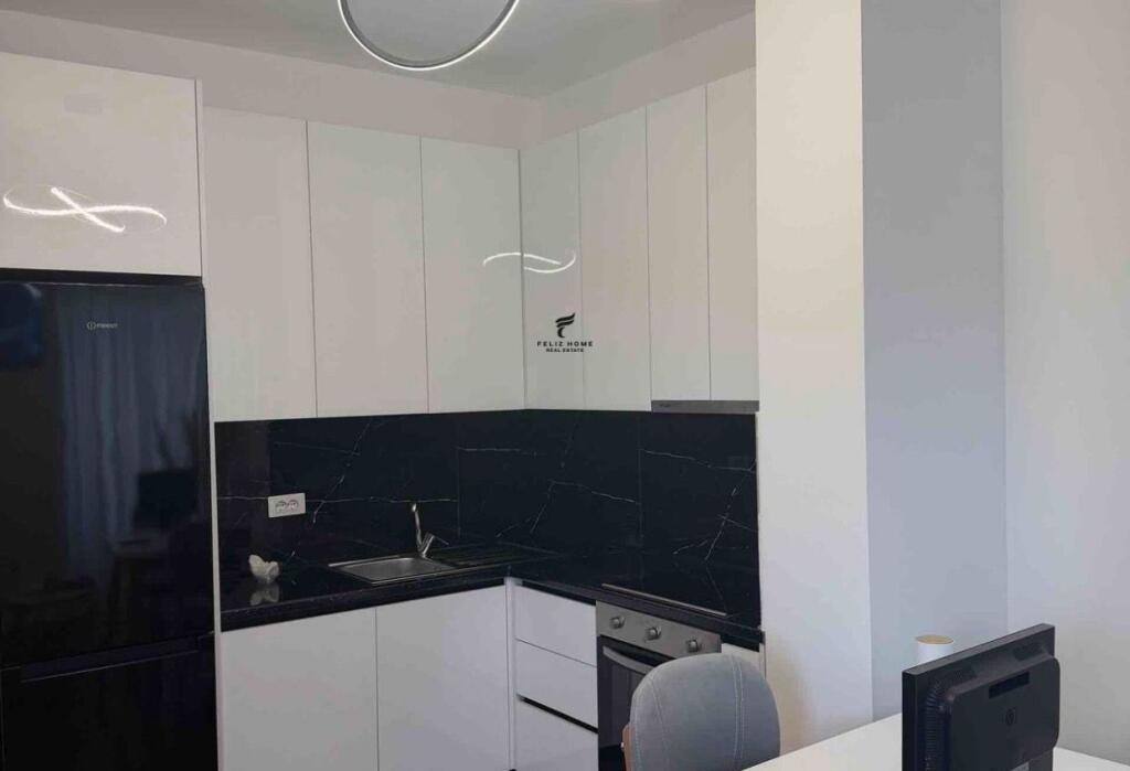 APARTAMENT ME QERA 1+1 STACIONI I TRENIT 65.000 LEKE