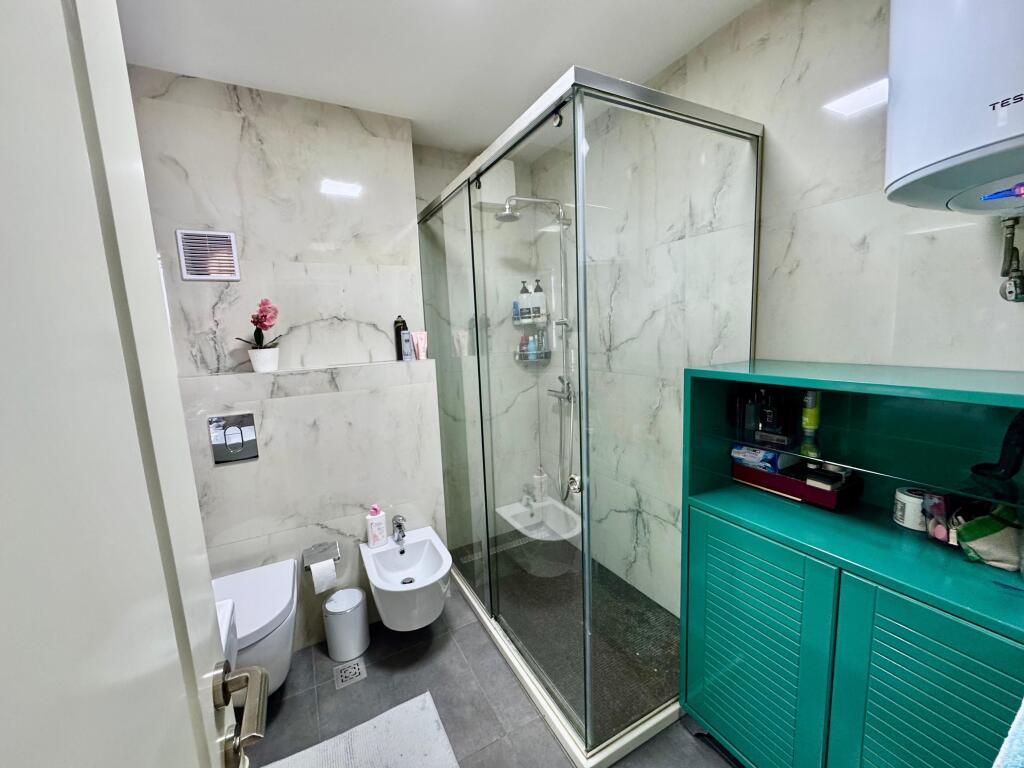 Ap 2+1 tek dinastia per qera