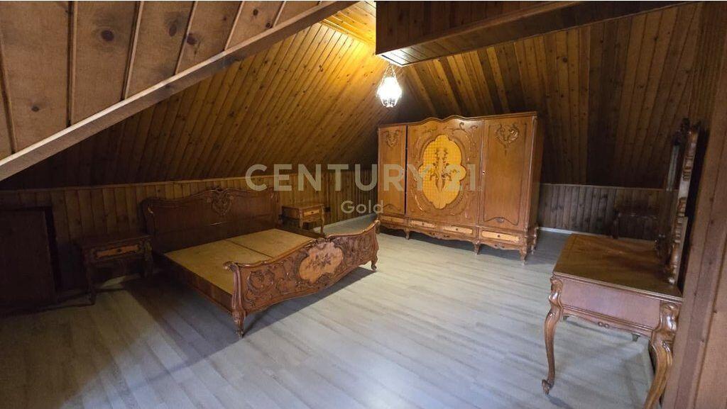 JEPET ME QERA VILE TEK AKACIA HILLS