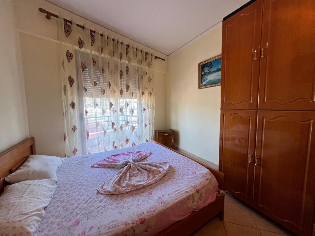 🏡 Apartament 1+1 me Qira – Rruga Dush Strati, Vlorë