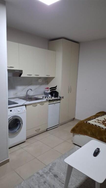 GARSONIERE ME QERA 21 DHJETORI 350 EURO