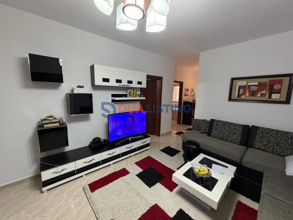 Apartament 2+1 ne shitje ne zonen e Freskut.