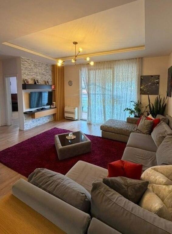 Shitet, Apartament 2+1, Rruga Gramoz Pashko.