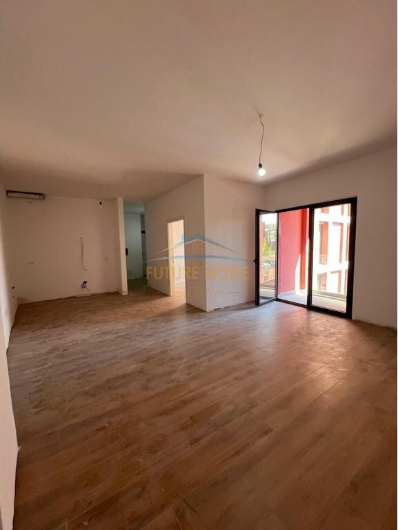 Shitje, Apartament 1+1,Galeria Roma , Rruga e Kavajes, Tirane