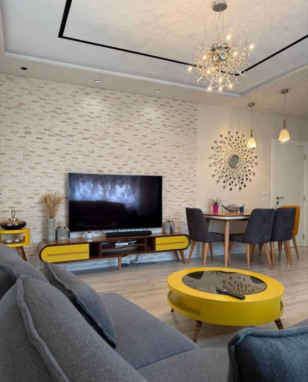 Apartament 2+1 per qira tek Komuna e Parisit.