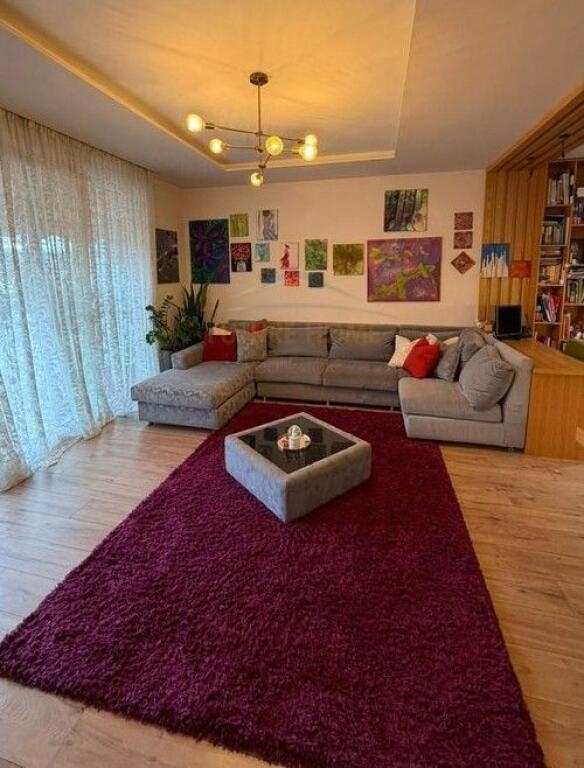 Shitet, Apartament 2+1, Rruga Gramoz Pashko.