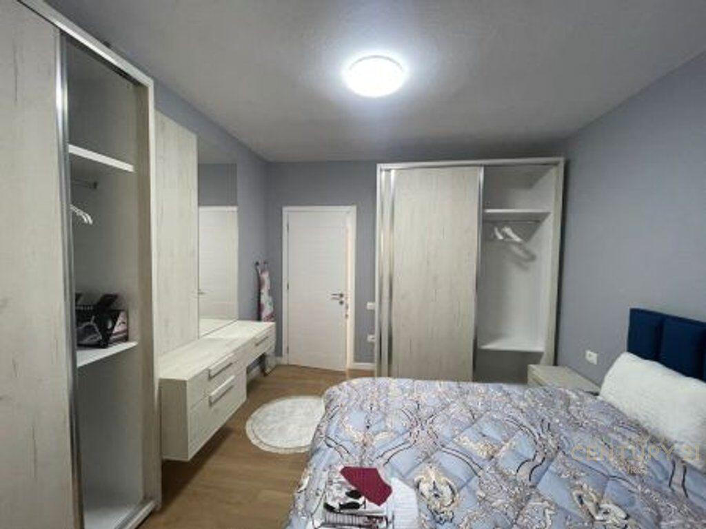 APARTAMENT 1+1 ME QIRA (VETËM PËR TË HUAJT) NË KAFE FLORA