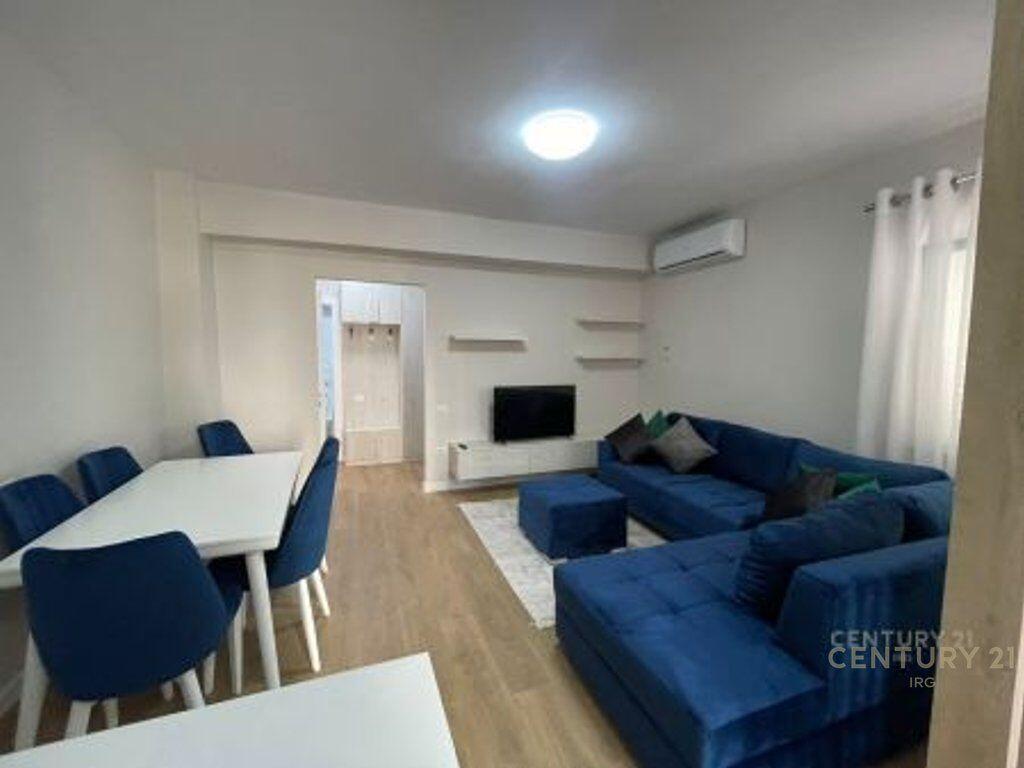 APARTAMENT 1+1 ME QIRA (VETËM PËR TË HUAJT) NË KAFE FLORA