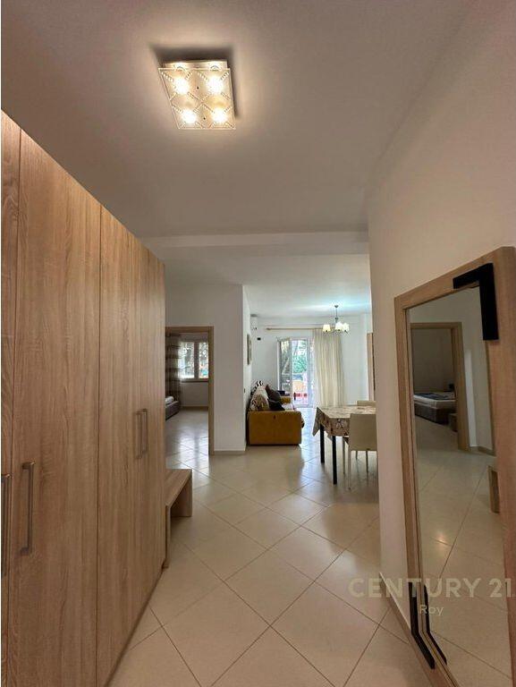 SHITET APARTAMENT 1+1 NE GOLEM 50 METRA NGA DETI!!