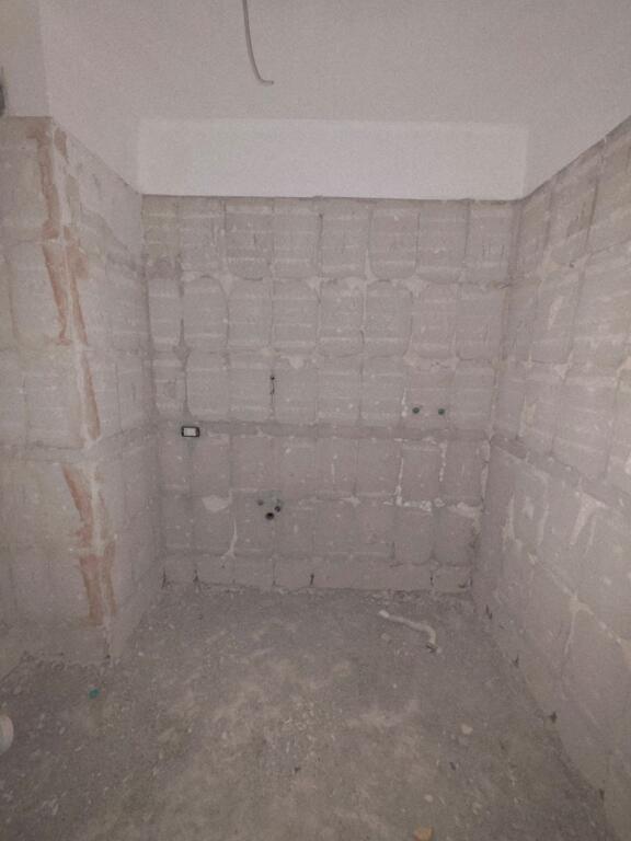 Shitet apartament 1+1 Fresk