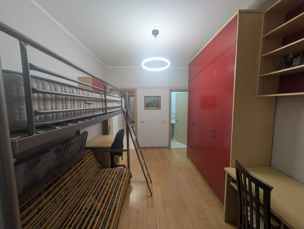 Apartment 2+1, Myslym Shyr!