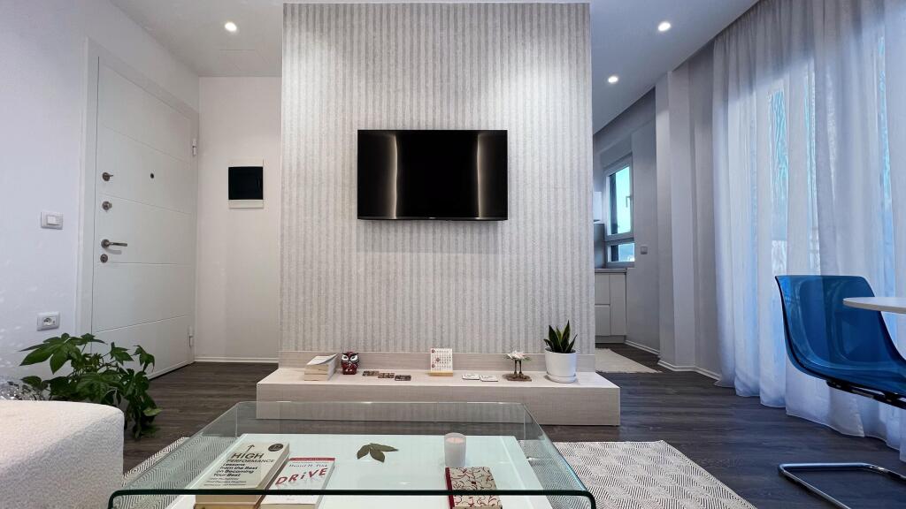 Apartament 1+1 ne shitje , Blloku i Ambasadave