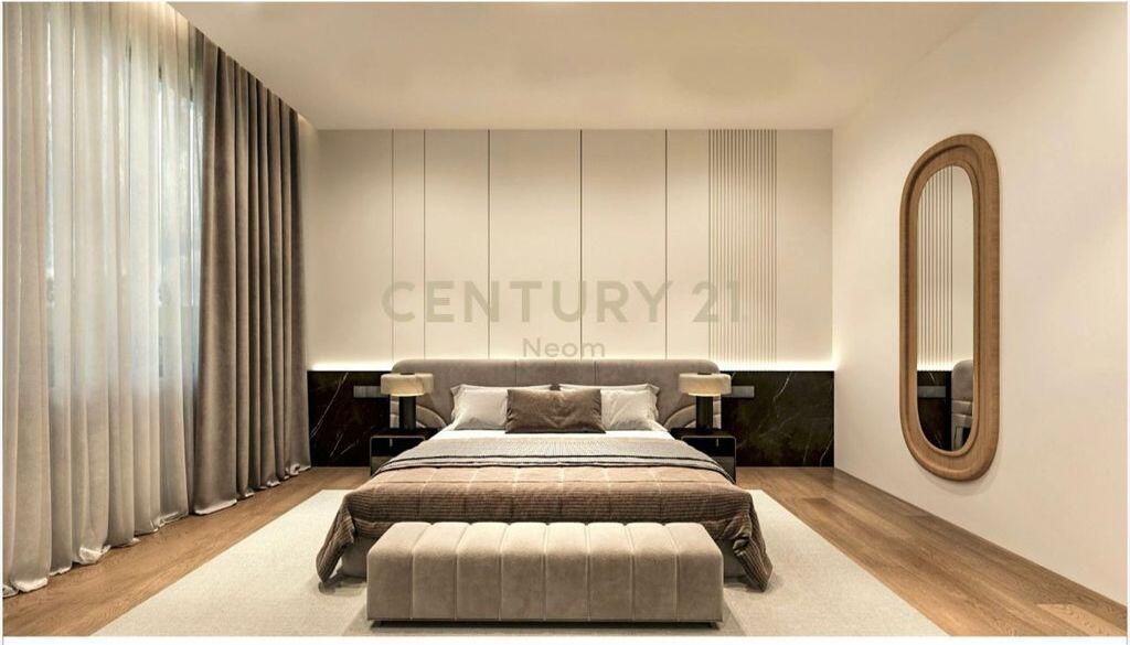 Appartamento 3+1+2 con Cortile Privato in Vendita – Lago Secco