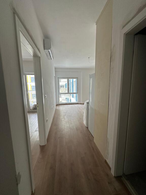 JEPET APARTAMENT 1+1 ME QIRA ZOGU I ZI